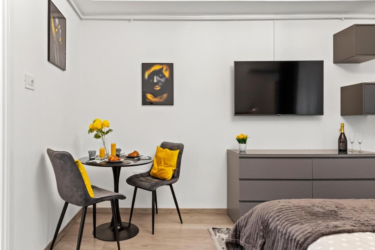 Brand New Studio - Old Town Бухарест Екстер'єр фото