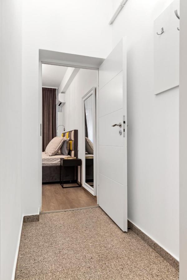 Brand New Studio - Old Town Бухарест Екстер'єр фото