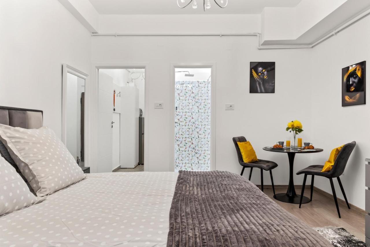Brand New Studio - Old Town Бухарест Екстер'єр фото